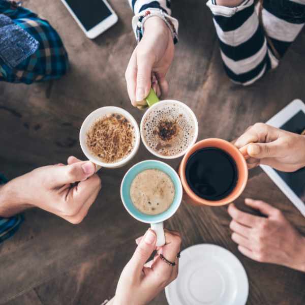Le CBD et le café : comment ils peuvent booster votre productivité - Green Kartel : Site d'achat de CBD en France, Vente de CBD haut de gamme